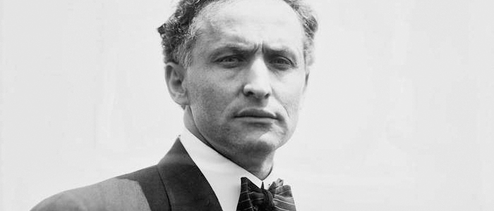 Harry Houdini in 1912