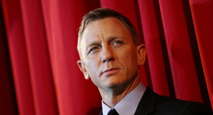 BERLIN, GERMANY - OCTOBER 28: Actor Daniel Craig attends the German premiere of the new James Bond movie 'Spectre' at CineStar on October 28, 2015 in Berlin, Germany. (Photo by Sean Gallup/Getty Images for Sony Pictures)