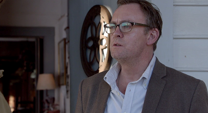 Outcast-Philip-Glenister