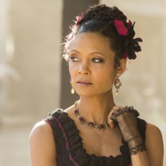 Fans Salute <em>Westworld</em>‘s New Boss: Maeve