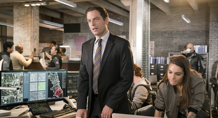 APB: PITCH:L-R: Justin Kirk and Caitlin Stacey in APB coming soon to FOX. ©2016 Fox Broadcasting Co. Cr: Chuck Hodes / FOX