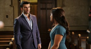 Jane The Virgin - Justin Baldoni, Gina Rodriguez (Scott Everett White/The CW)
