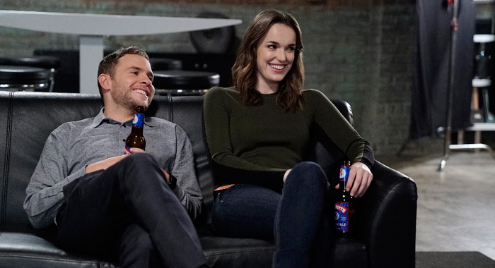 IAIN DE CAESTECKER, ELIZABETH HENSTRIDGE in MARVEL'S AGENTS OF S.H.I.E.L.D. (ABC/Jennifer Clasen) 