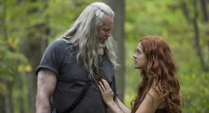 Outsiders - David Morse, Gillian Alexy (WGN)