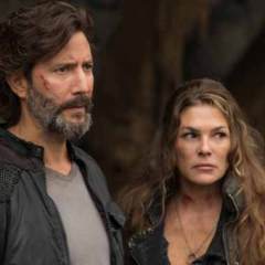 Henry Ian Cusick, Paige Turco (Diyah Pera/The CW)