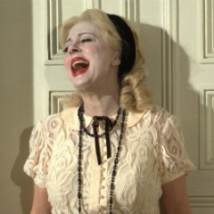 <em>Feud: Bette and Joan</em> Fans React to <em>Baby Jane</em> Reviews and Oscar Competition