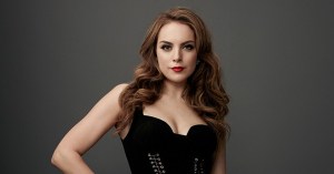 8 Classic <em>Dynasty</em> Elements To Expect in the Remake, According to Elizabeth Gillies