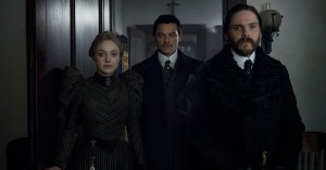 Stars Daniel Brühl and Dakota Fanning Share 7 Things to Love About <em>The Alienist</em>