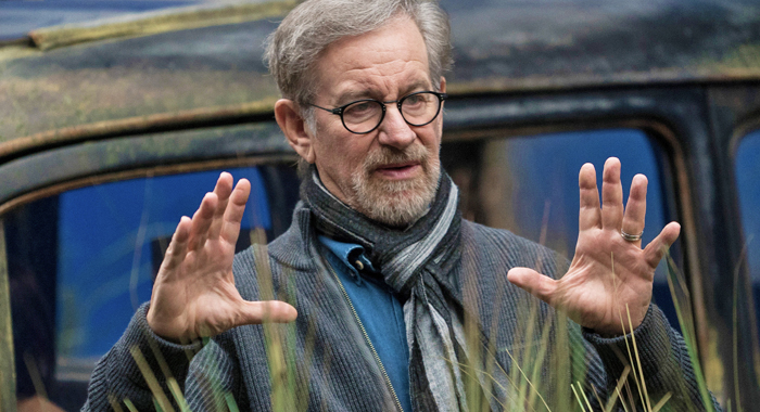 THE BFG, director Steven Spielberg, on set, 2016. ph: Doane Gregory /© Walt Disney Studios Motion Pictures /Courtesy Everett Collection