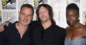 <em>The Walking Dead</em> Cast, Fans Give Star Andrew Lincoln an Emotional Farewell at Comic-Con