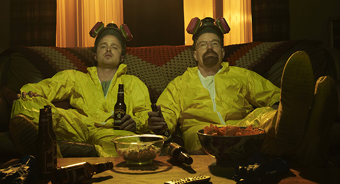 Jesse Pinkman (Aaron Paul) and Walter White (Bryan Cranston) - Breaking Bad _Season 5 - Photo Credit: Frank Ockenfels/AMC