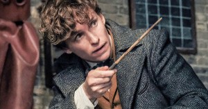 <em>Fantastic Beasts: The Crimes of Grindelwald</em> Could Use a Bit More Magic