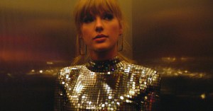 <em>Miss Americana</em> First Reviews: “Captivating” Taylor Swift Documentary Is Tailor-Made For Fans, But Leaves A Few Blank Spaces