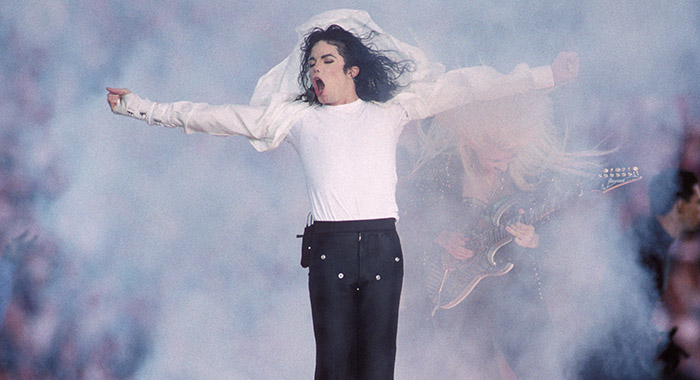 Michael Jackson performs at the Super Bowl XXVII Halftime show