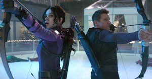 <em>Hawkeye</em> First Reactions: Jeremy Renner and Hailee Steinfeld Shine in ‘Street Level’ Addition to the MCU
