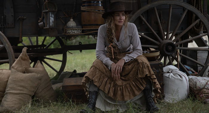 Pictured: Faith Hill in 1883. (Emerson Miller/Paramount+)