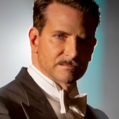 <em>Nightmare Alley</em> First Reviews: A Winning Cast and Gorgeous Visuals Make Guillermo del Toro’s Thriller Shine