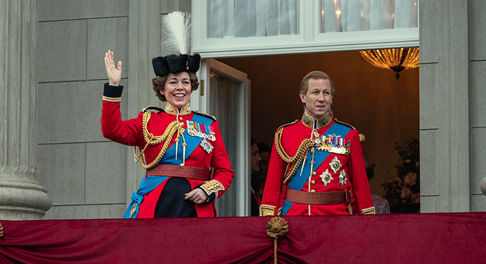 OLIVIA COLMAN and TOBIAS MENZIES in The Crown S4