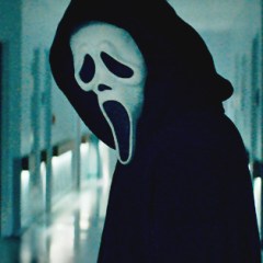 <em>Scream</em> First Reviews: A Bloody, Funny Thrill Ride That Honors Wes Craven’s Legacy