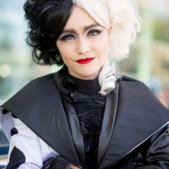 Cruella de Vil cosplayer at 2022 Comic-Con International: San Diego