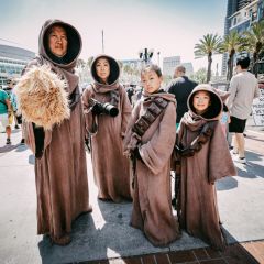 Cosplayers dressed as Jawas