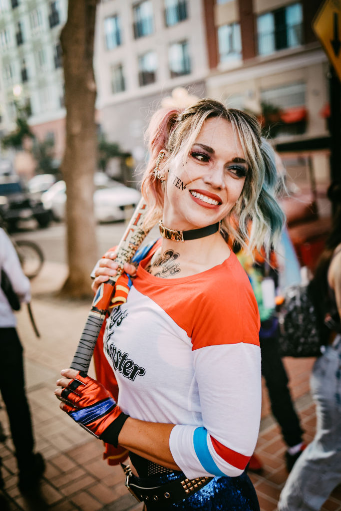 Cosplayer dressed as Harley Quinn