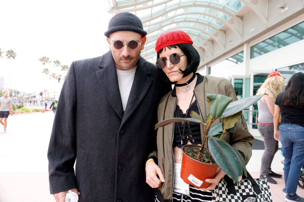 Cosplayers in character as Léon and Mathilda from 'Léon: The Professional'