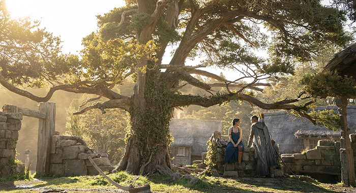 Nazanin Boniadi and Ismael Cruz Córdova in The Lord of the Rings: The Rings of Power 