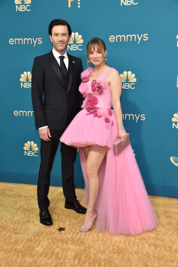 Tom Pelphrey and Kaley Cuoco