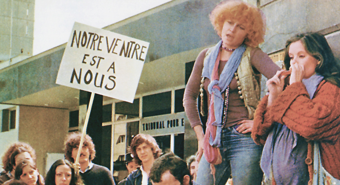 Valerie Mairesse and Therese Liotard in One Sings, the Other Doesn't (1977)