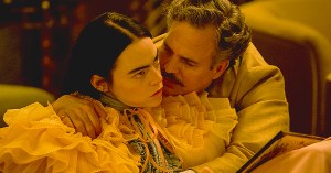 <em>Poor Things</em> First Reviews: A Flawless Emma Stone Powers a Yorgos Lanthimos Masterpiece