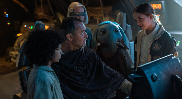 Wim (Ravi Cabot-Conyers), Jod Na Nawood (Jude Law), KB (Kyriana Kratter), Neel (Robert Timothy Smith), and Fern (Ryan Kiera Armstrong) in Lucasfilm's STAR WARS: SKELETON CREW