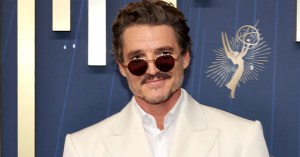 Emmys 2025 Red Carpet: See the Stars Arrive