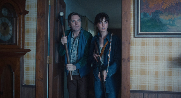 Ewan McGregor and Anne Hathaway in The End of Oak Street (2026)