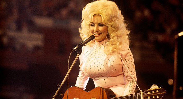 Dolly Parton in 1976