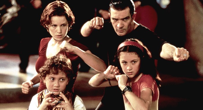 Carla Gugino, Daryl Sabara, Antonio Banderas, and Alexa Vega in Spy Kids (2001)